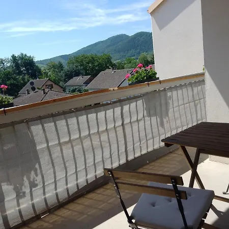 Avec Balcon : Le Serenity 公寓